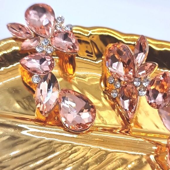 New ZARA Exciters peach rhinestone earrings - Picture 3 of 9